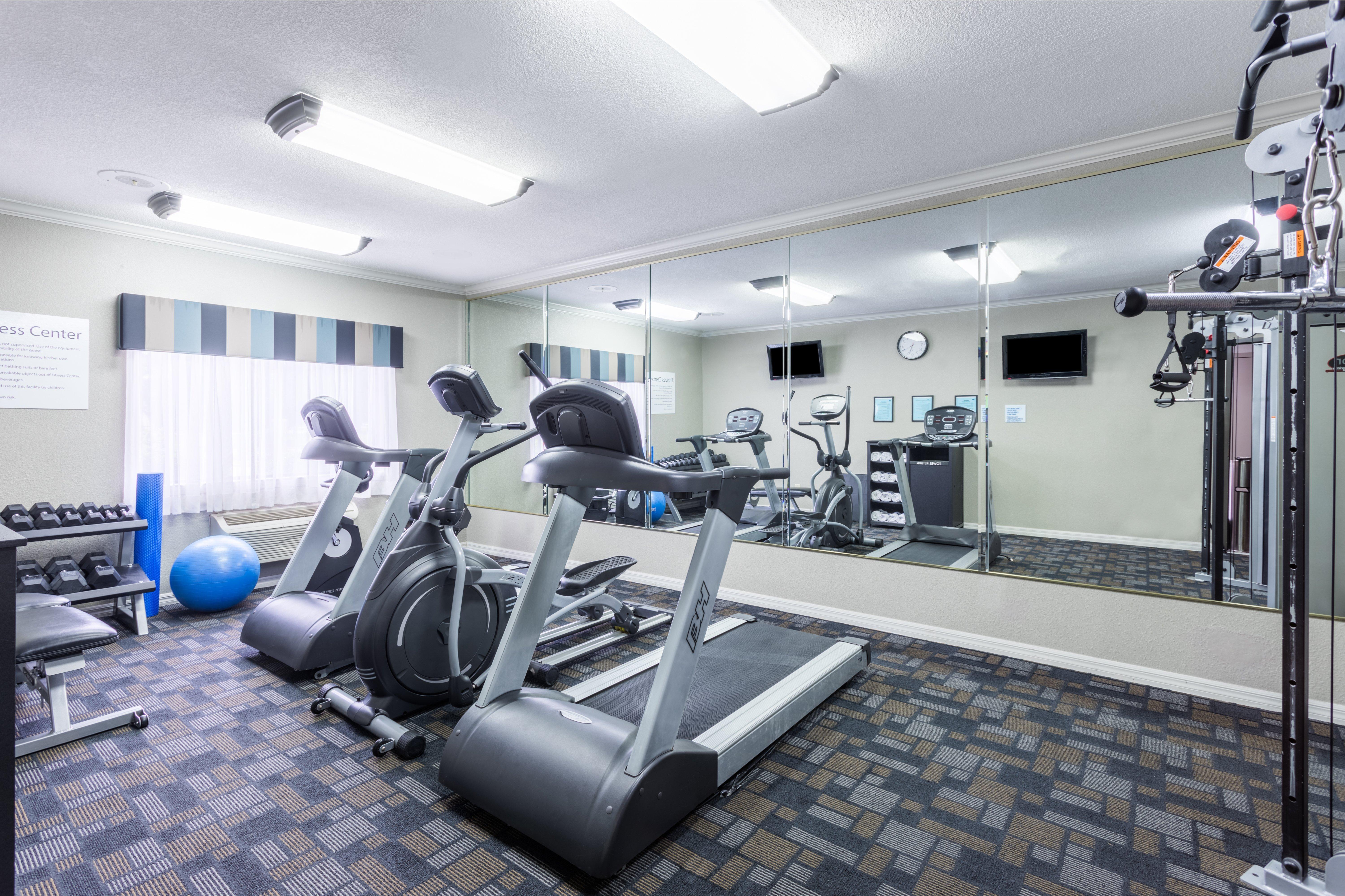 Holiday Inn Express Hotel And Suites Lake Charles By Ihg Bagian luar foto