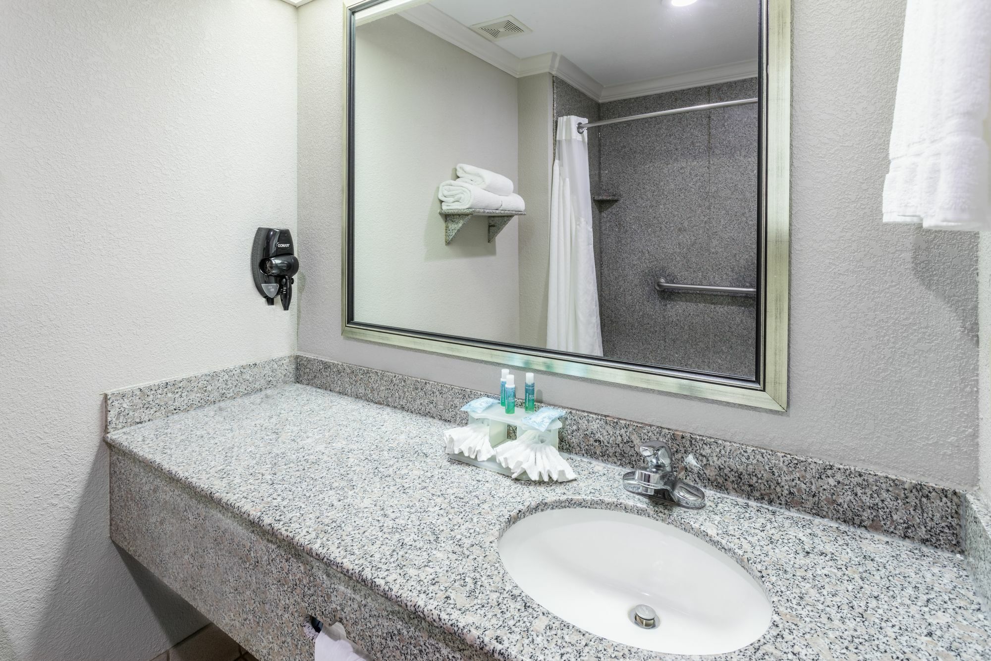 Holiday Inn Express Hotel And Suites Lake Charles By Ihg Bagian luar foto